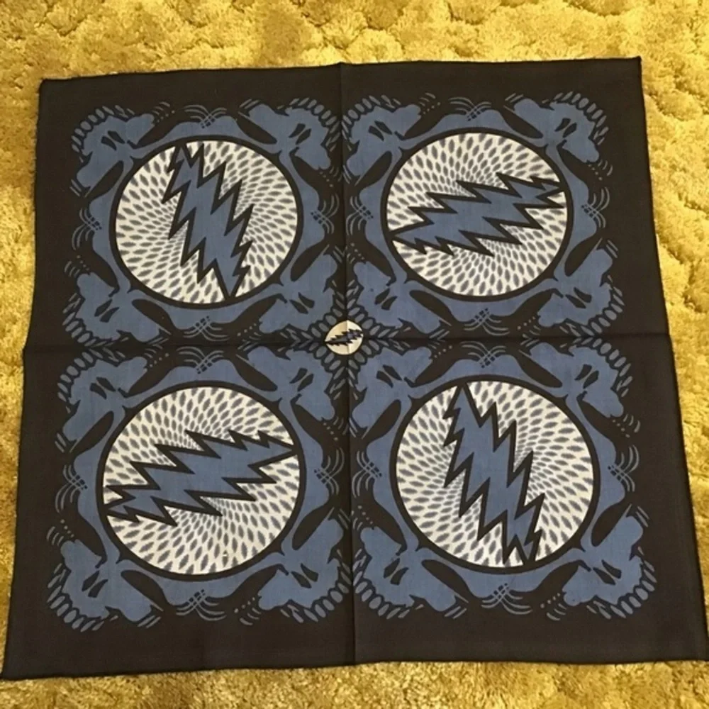 Blue steal your face bandana NWT